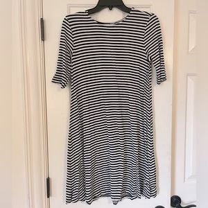 Old Navy Women’s Midi Dress Black and White Striped Size S